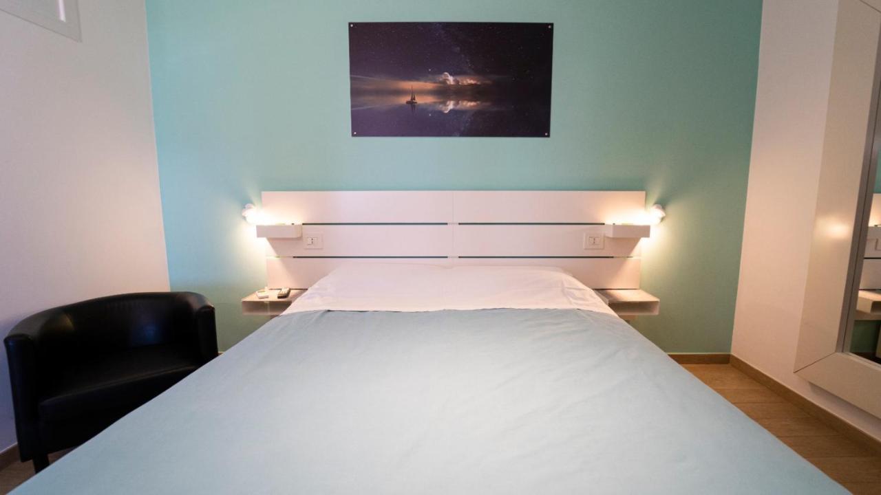 Bed and Breakfast La Palma Del Sol Barletta Exterior foto